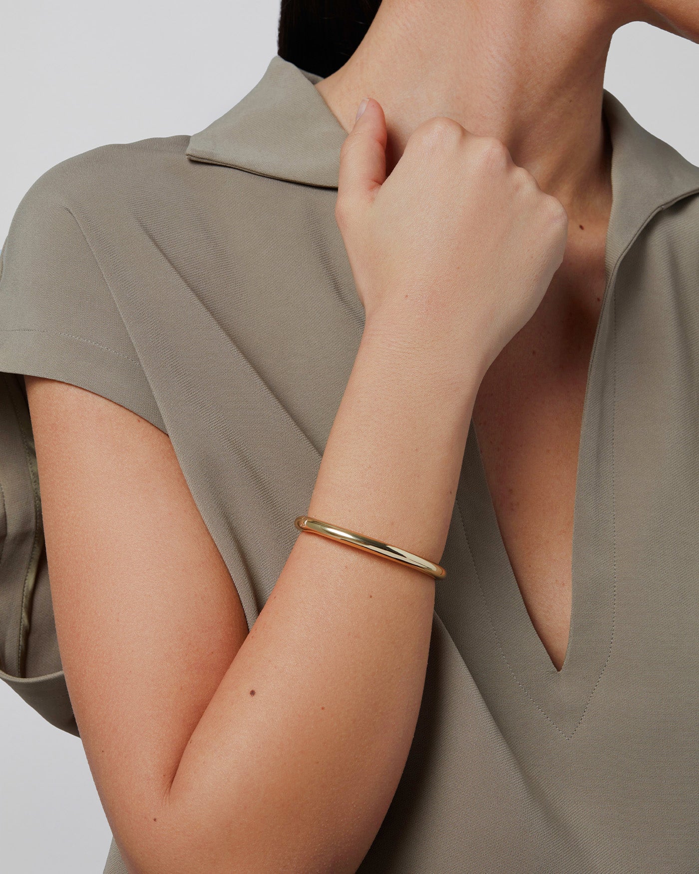 Jenny Bird Gia Gold Waterproof Hinged Bangle Bracelet For Women