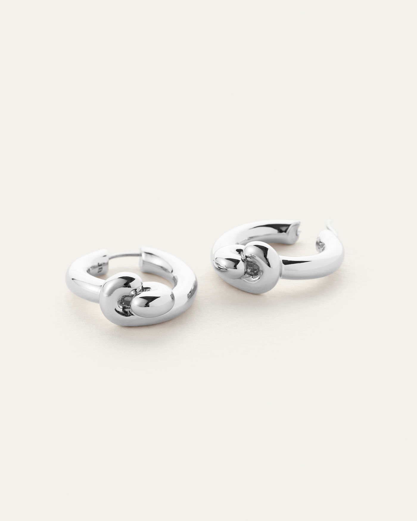 Maeve Hoop Earrings - Medium