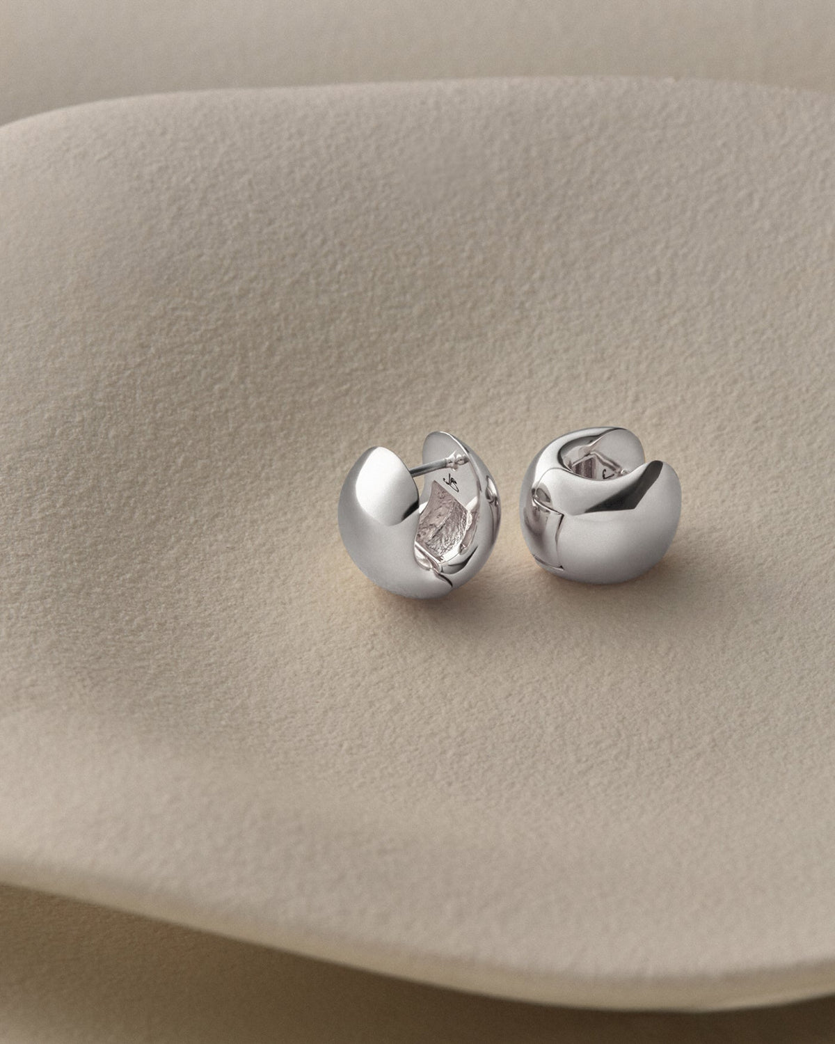 Mini Gemma Hoop Earrings