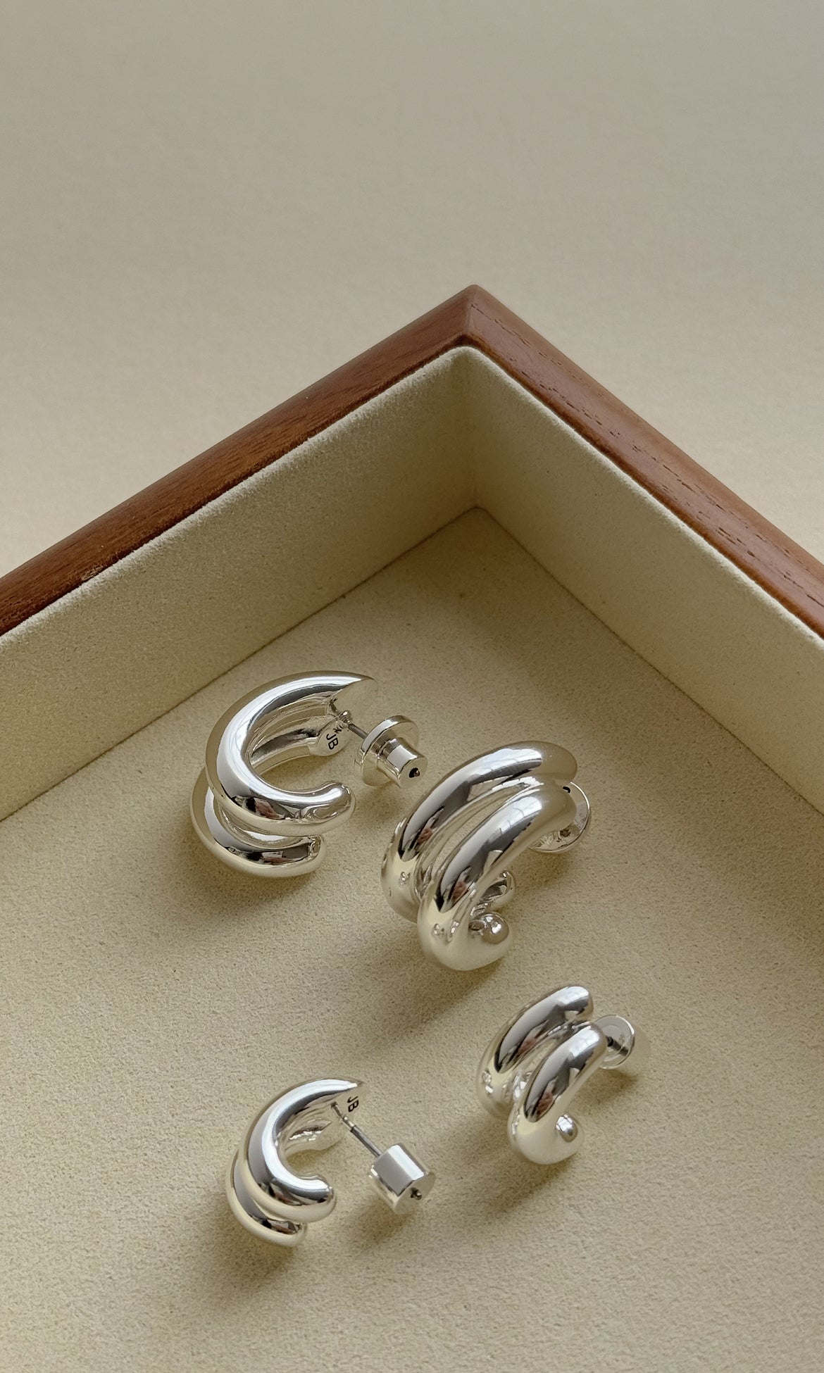 ☆ダブル仕立て【JENNY BIRD】Florence Earrings ♪ Florence Gold Double Hoop Earrings | JENNY BIRD