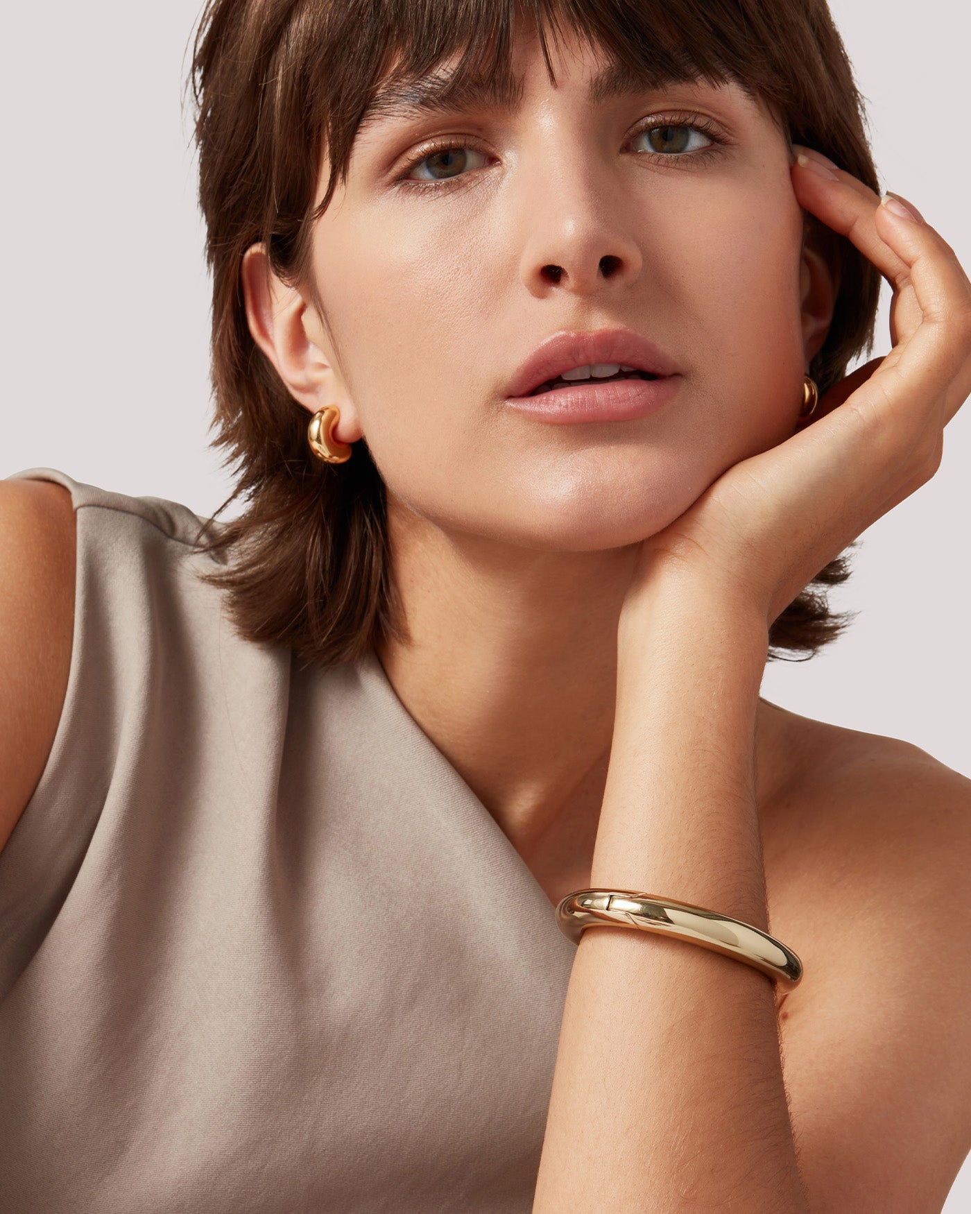 Gia Mega Bangle Gold | JENNY BIRD