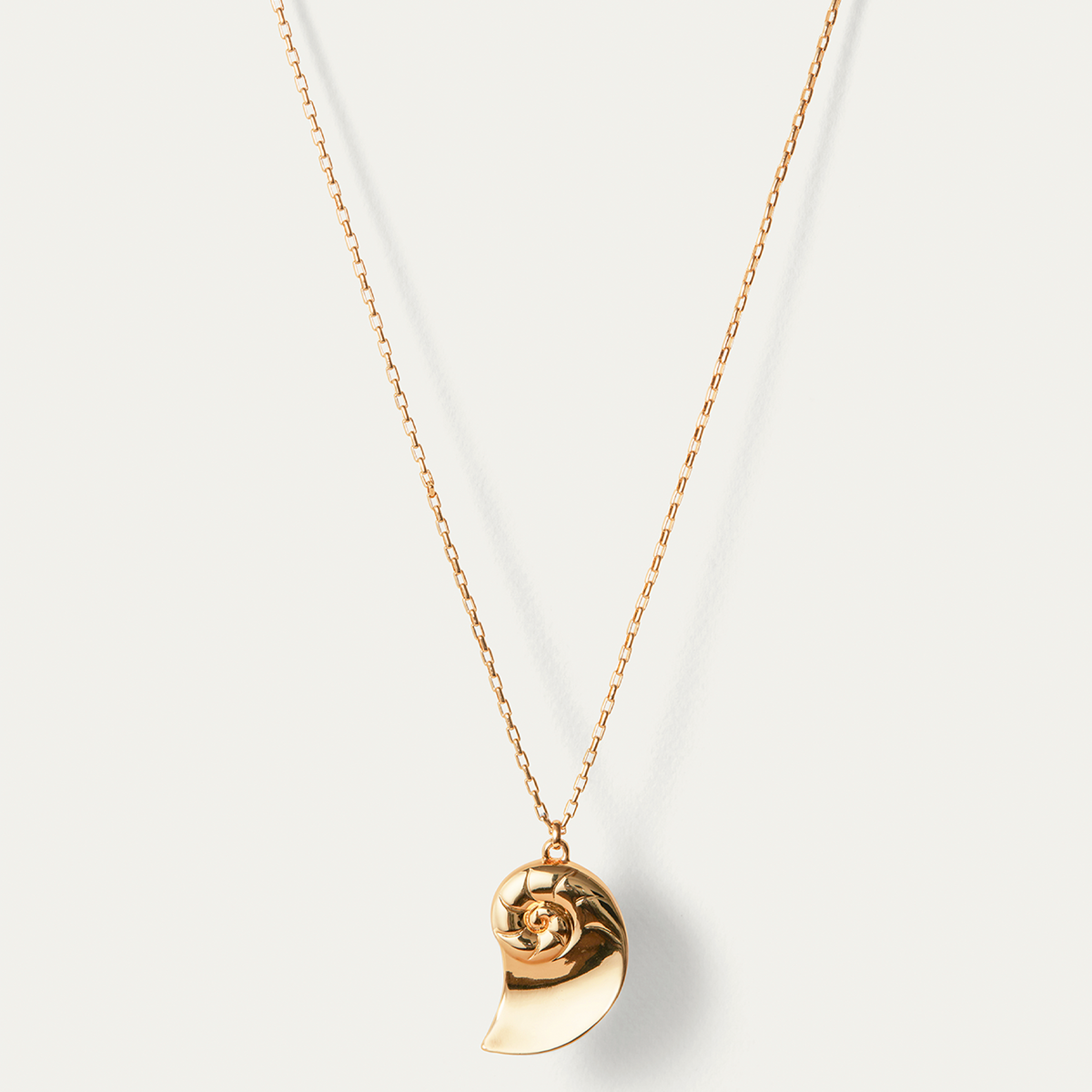 Dylan Pendant Necklace - Gold | JENNY BIRD