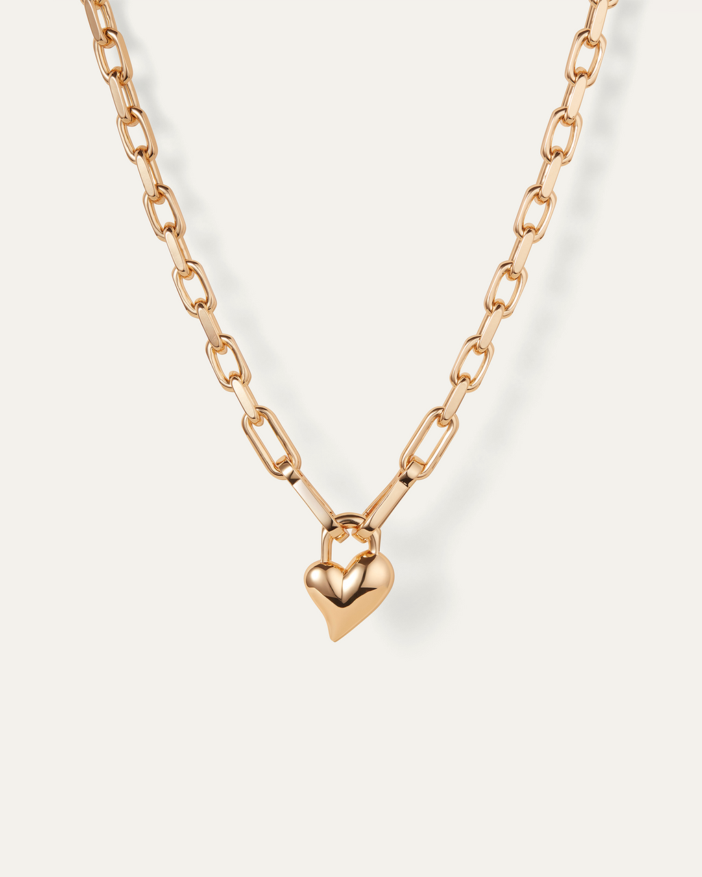 JB1364_PadlockHeartPendantNeck