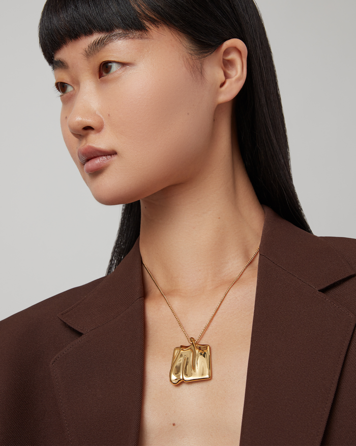 Sundra Pendant Necklace