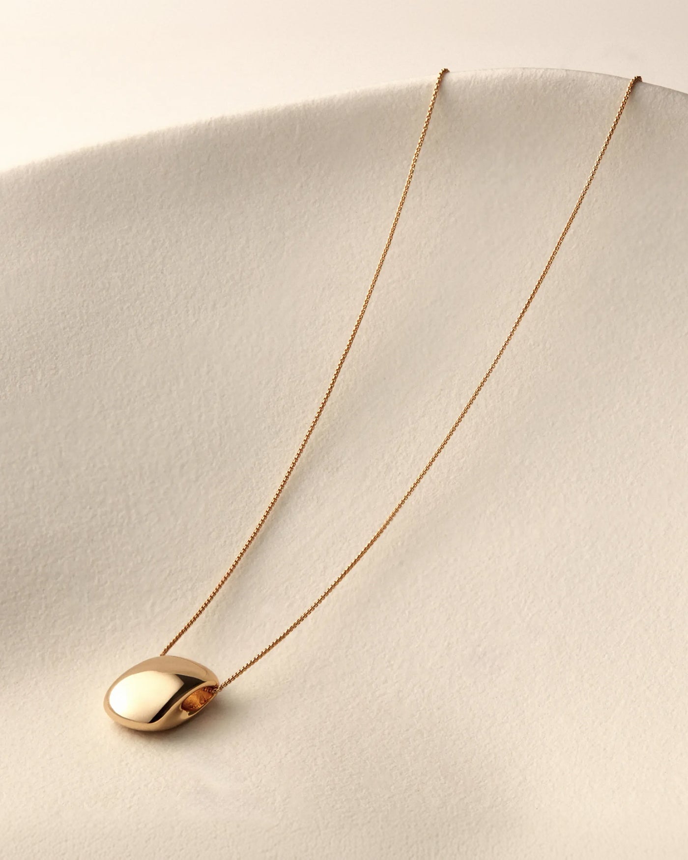 Leon Pendant Necklace