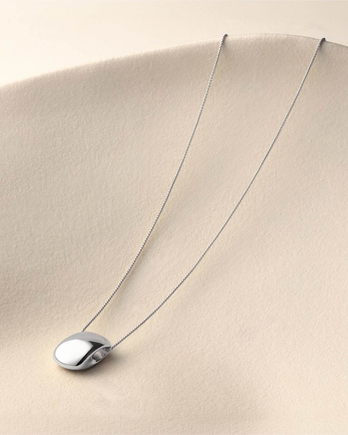 Leon Pendant Necklace