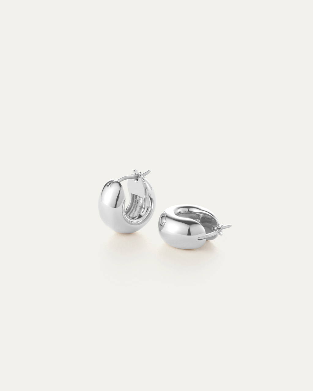 【JENNY BIRD】関税/送料込み Mini Tome Hoops Mini Tome Hoops Gold | Thick Huggie Earrings | JENNY BIRD