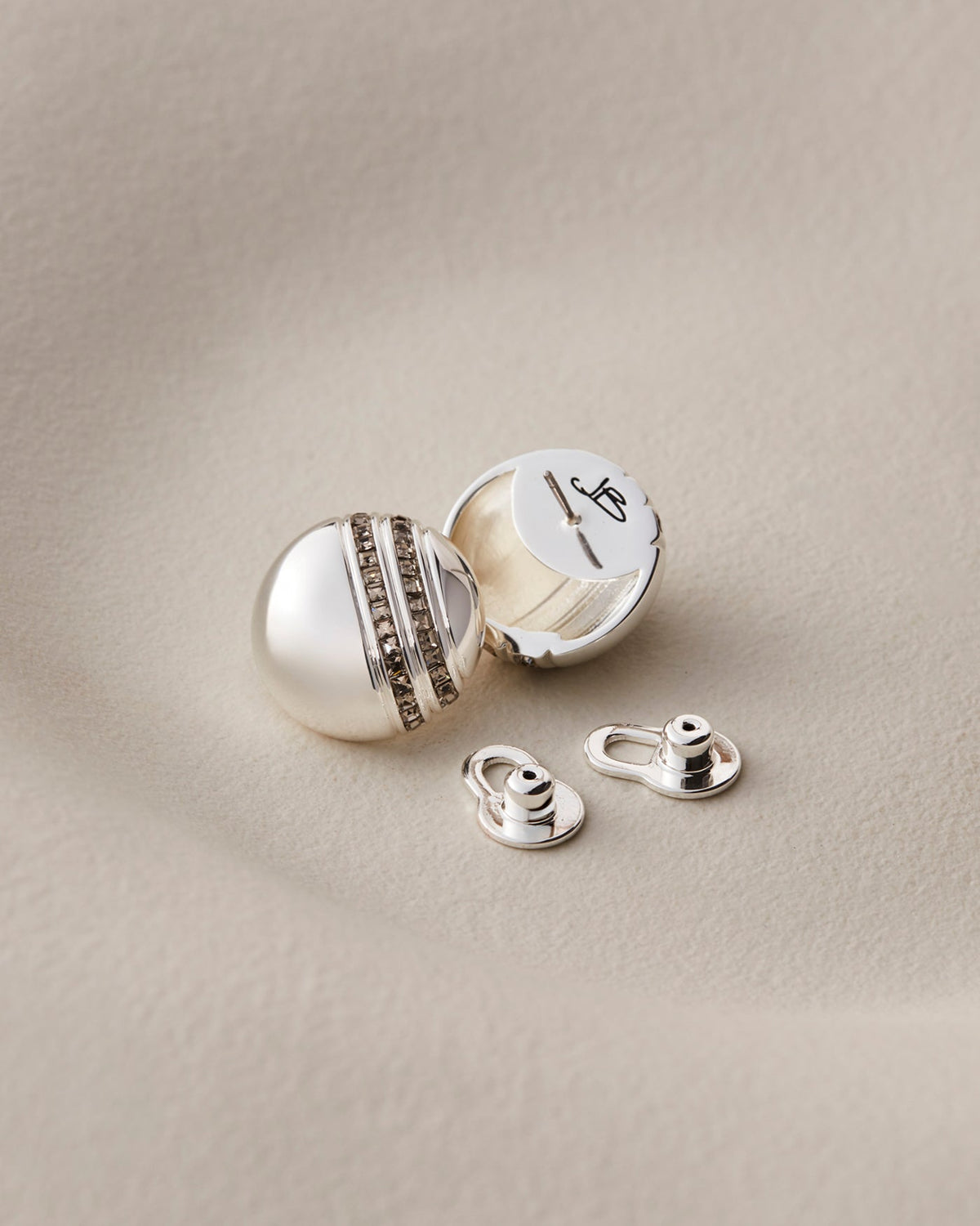 Small Lowe Earrings