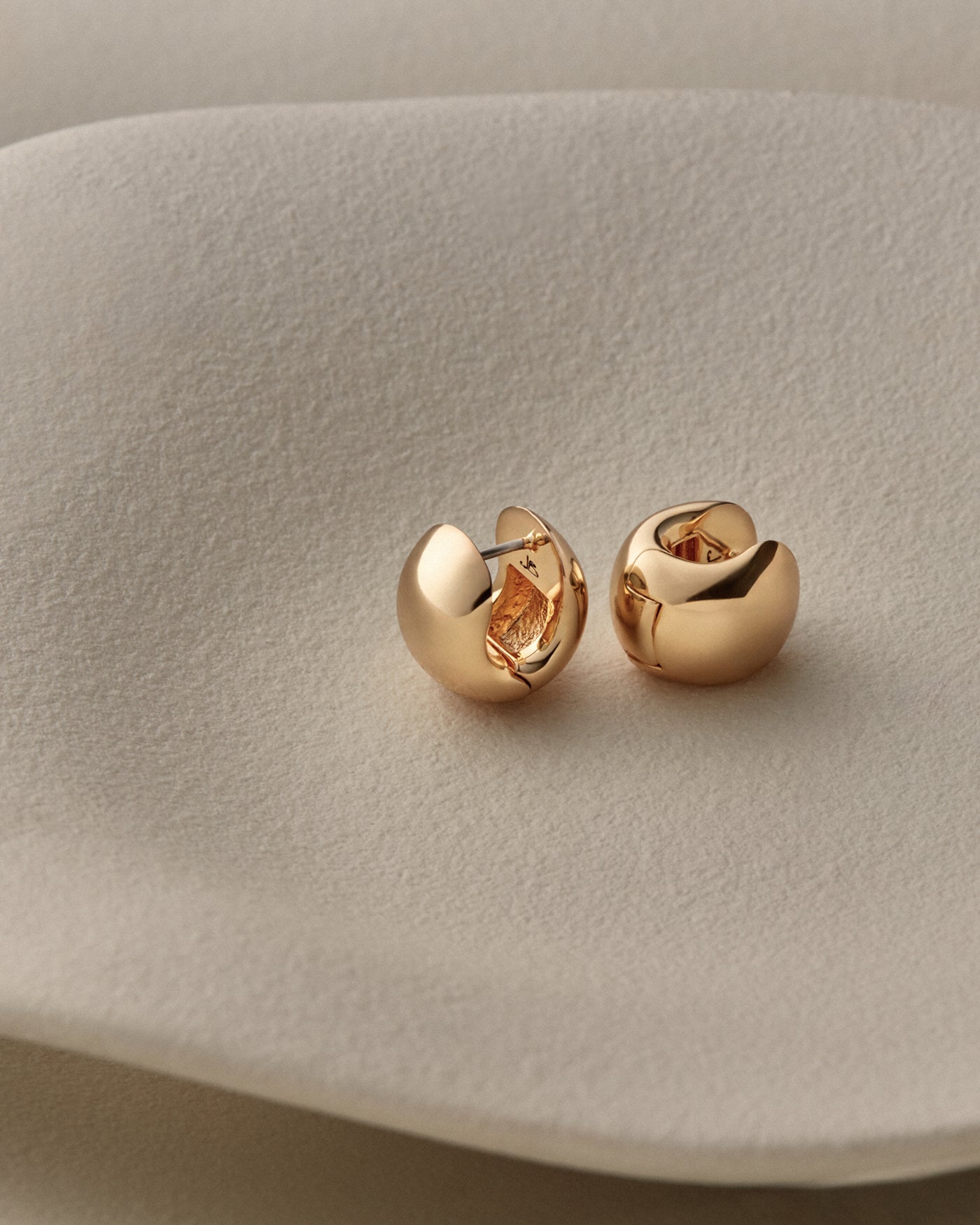 Mini Gemma Hoop Earrings