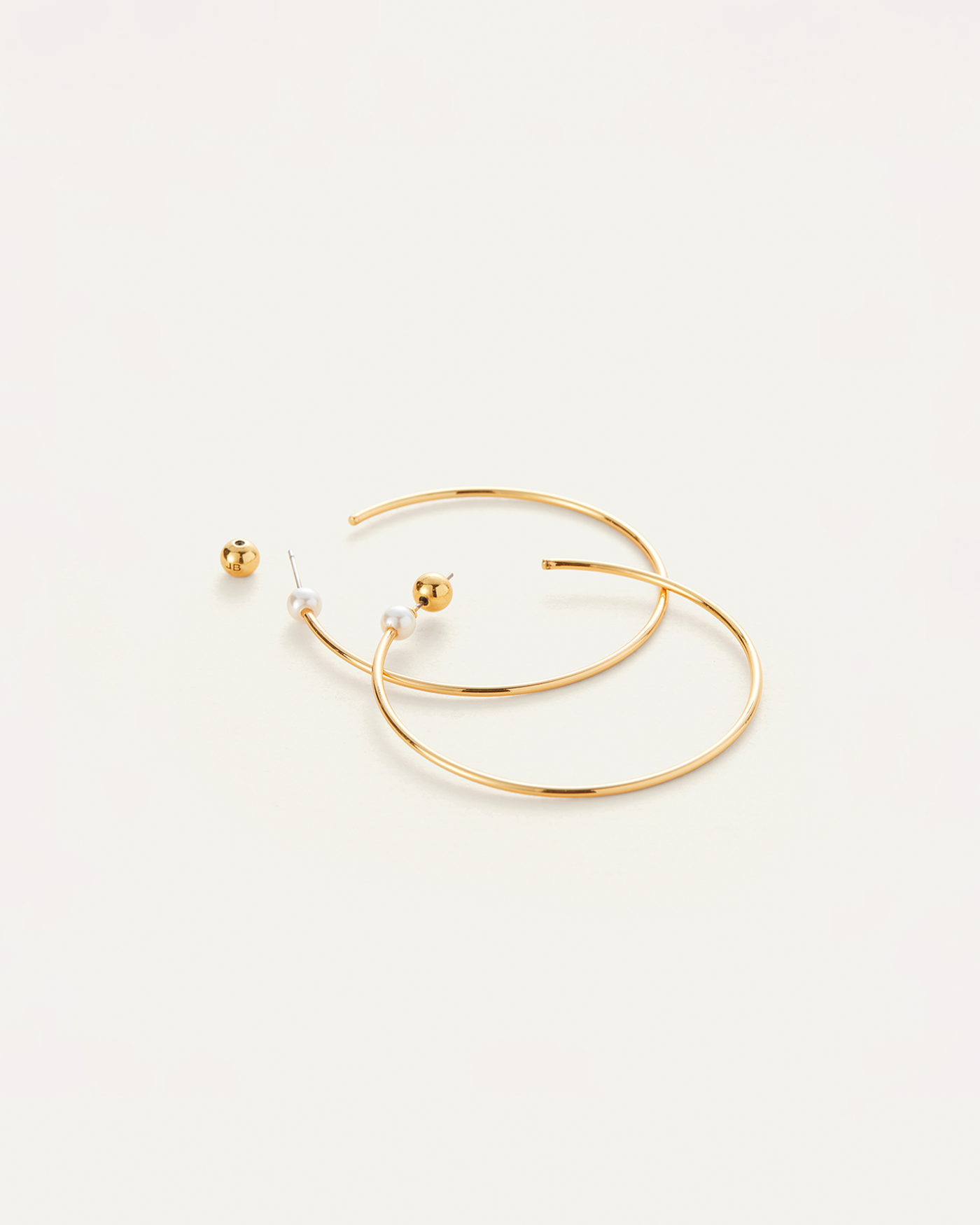 LV Essential V Perle Earrings in Gold HW – Brands Lover