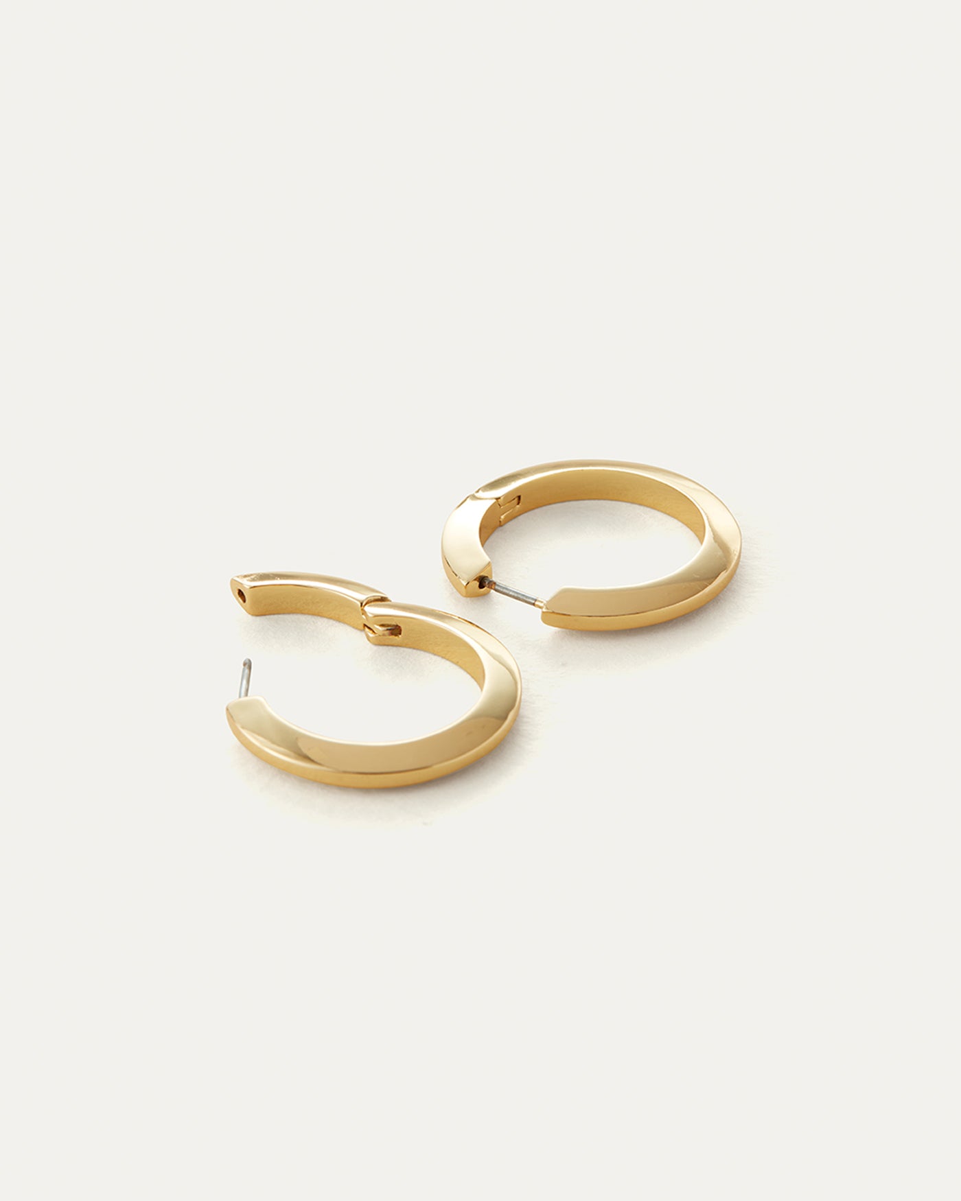 Toni Hinged Hoop Earrings Gold | JENNY BIRD