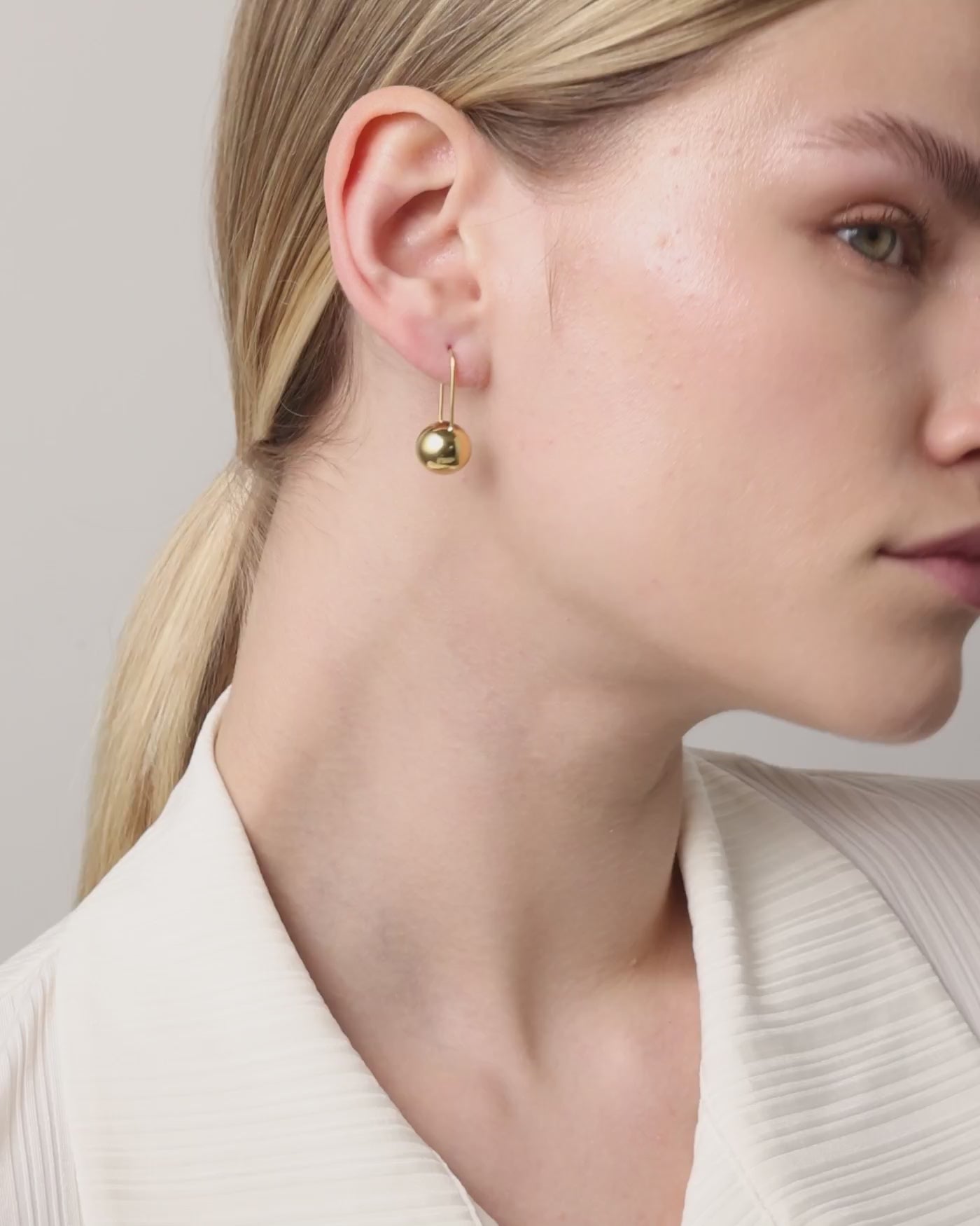 1pair Gold Tone European & American Personality Too Cool For School Earrings,  Glossy Bead Ear Stud, Aurora Pendant Ear Jewelry For Women | SHEIN
